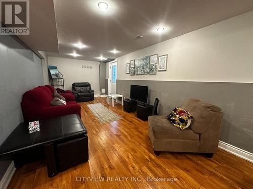 3421 Crompton Crescent, Mississauga, ON - Indoor