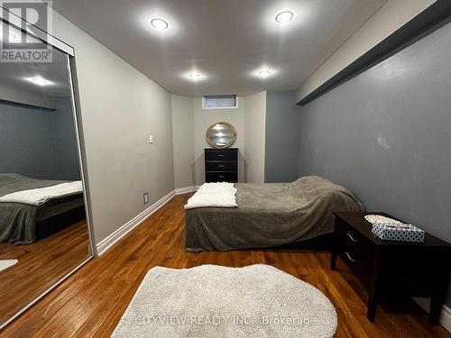 3421 Crompton Crescent, Mississauga, ON - Indoor Photo Showing Bedroom