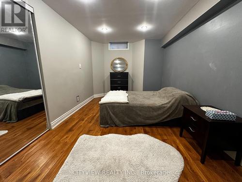 3421 Crompton Crescent, Mississauga, ON - Indoor Photo Showing Bedroom