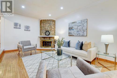 5960 Chidham Crescent, Mississauga, ON - Indoor Photo Showing Living Room With Fireplace