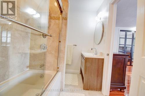 5960 Chidham Crescent, Mississauga, ON - Indoor Photo Showing Bathroom