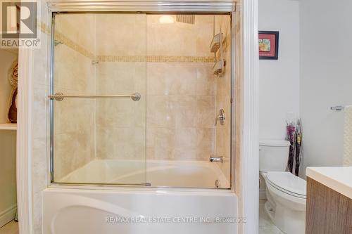 5960 Chidham Crescent, Mississauga, ON - Indoor Photo Showing Bathroom