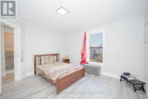 23 Lyndhurst Street, Hamilton, ON - Indoor Photo Showing Bedroom