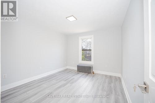 23 Lyndhurst Street, Hamilton, ON - Indoor Photo Showing Other Room