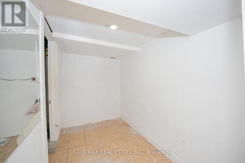 23 Lyndhurst Street, Hamilton, ON - Indoor Photo Showing Other Room