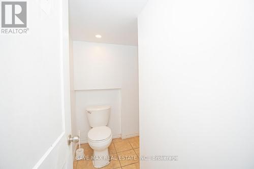 23 Lyndhurst Street, Hamilton, ON - Indoor Photo Showing Bathroom