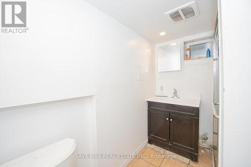 23 Lyndhurst Street, Hamilton, ON - Indoor Photo Showing Other Room