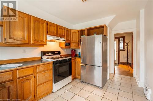 53 Tuxedo Avenue S, Hamilton, ON - Indoor Photo Showing Kitchen