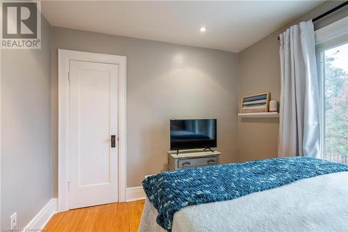 53 Tuxedo Avenue S, Hamilton, ON - Indoor Photo Showing Bedroom