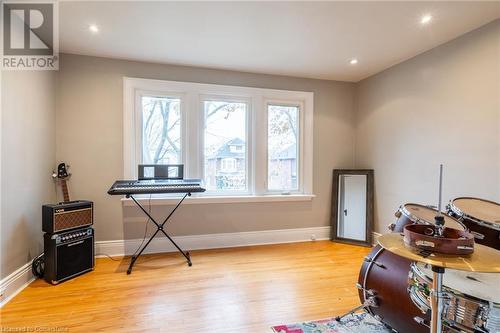 #2 - 53 Tuxedo Avenue S, Hamilton, ON - Indoor