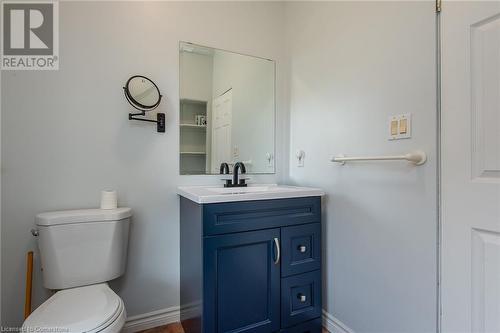 28 Beale Street, Woodstock, ON - Indoor Photo Showing Bathroom