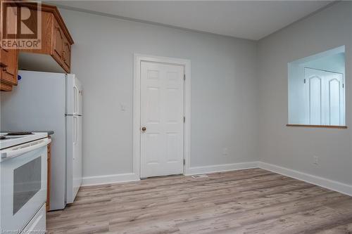 28 Beale Street, Woodstock, ON - Indoor Photo Showing Kitchen