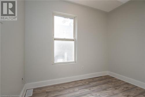 28 Beale Street, Woodstock, ON - Indoor Photo Showing Other Room