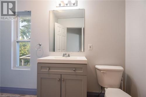 28 Beale Street, Woodstock, ON - Indoor Photo Showing Bathroom