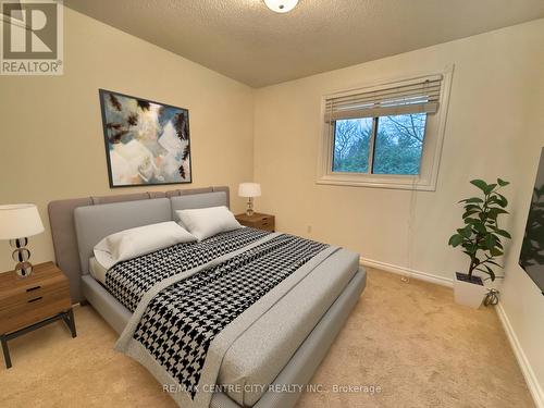 19 Crabtree Avenue, London, ON - Indoor Photo Showing Bedroom