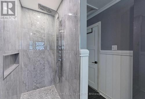 900 Henry Street, Whitby, ON - Indoor Photo Showing Bathroom