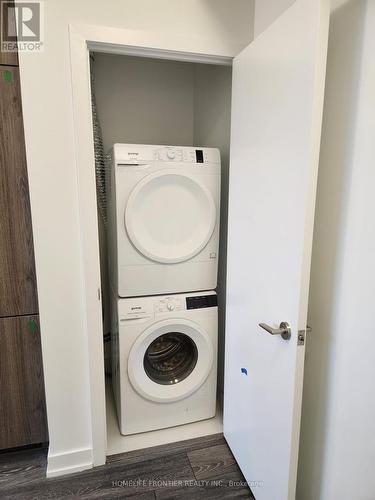 219 - 8888 Yonge Street, Richmond Hill, ON - Indoor Photo Showing Laundry Room