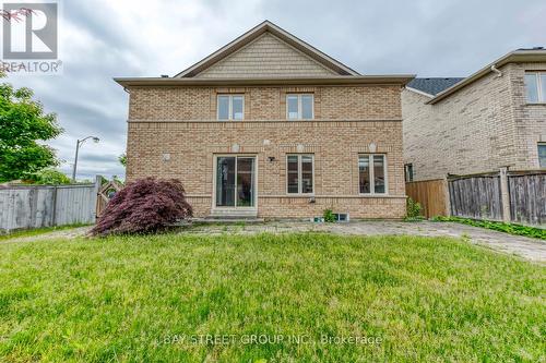 22 Dairy Avenue, Richmond Hill, ON - Outdoor