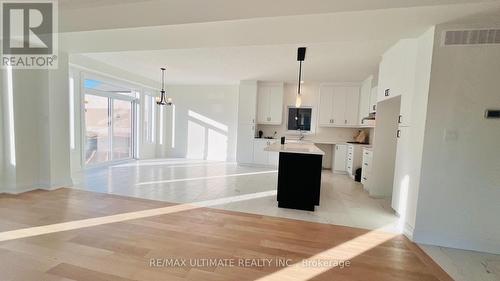 70 Shaded Creek Drive, Kitchener, ON - Indoor Photo Showing Kitchen