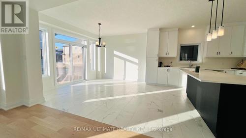 70 Shaded Creek Drive, Kitchener, ON - Indoor Photo Showing Kitchen