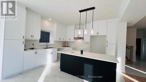 70 Shaded Creek Drive, Kitchener, ON - Indoor Photo Showing Kitchen