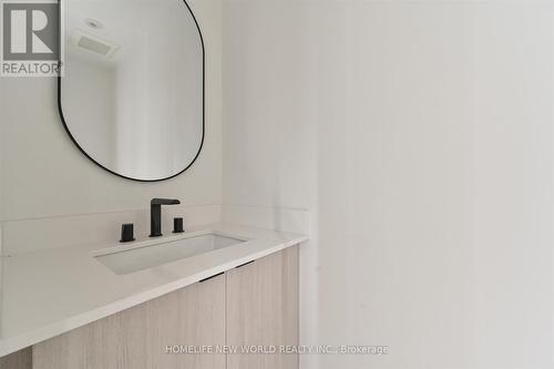 Lane - 995 Dufferin Street, Toronto, ON - Indoor Photo Showing Bathroom