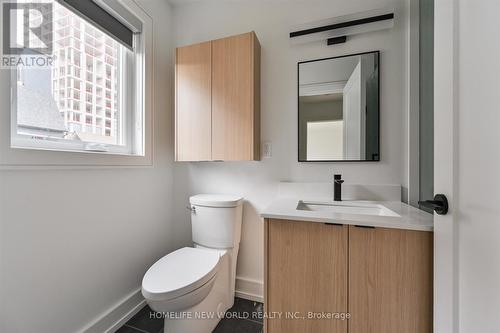 Lane - 995 Dufferin Street, Toronto, ON - Indoor Photo Showing Bathroom