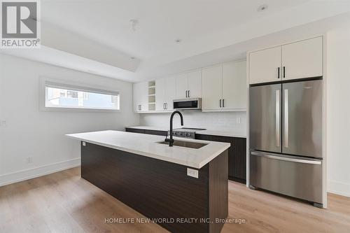 Lane - 995 Dufferin Street, Toronto, ON - Indoor Photo Showing Kitchen