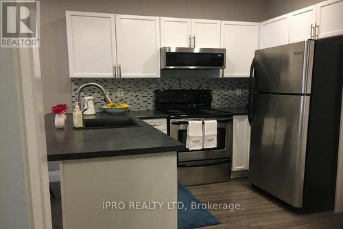 112 - 8 Harris Street, Cambridge, ON - Indoor Photo Showing Kitchen