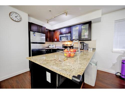 124 13958 108 Avenue, Surrey, BC - Indoor Photo Showing Kitchen