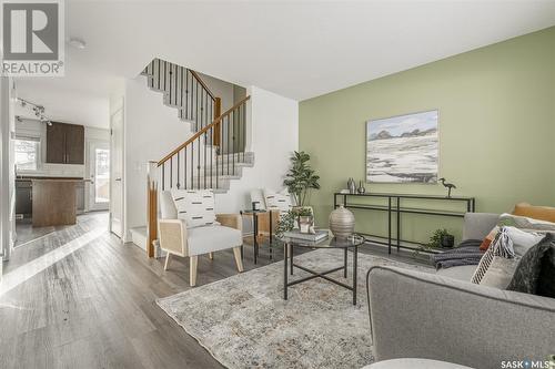 300B Maple Street E, Saskatoon, SK - Indoor Photo Showing Living Room