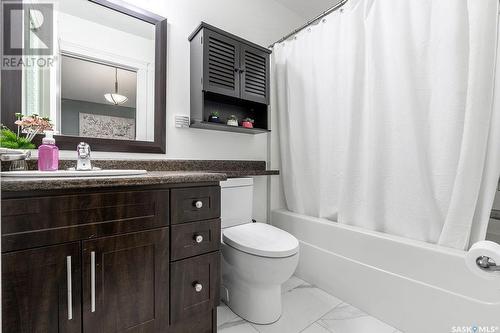 300B Maple Street E, Saskatoon, SK - Indoor Photo Showing Bathroom