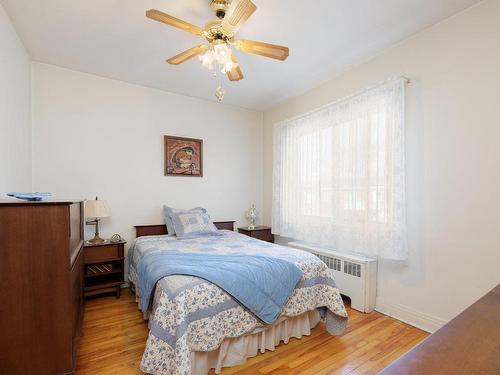 Bedroom - 4845  - 4847 Av. Prince-Of-Wales, Montréal (Côte-Des-Neiges/Notre-Dame-De-Grâce), QC - Indoor Photo Showing Bedroom