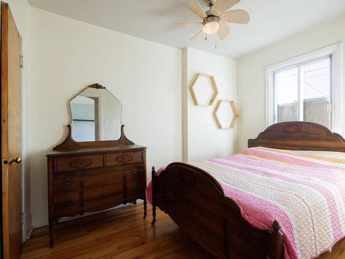 Bedroom - 4845  - 4847 Av. Prince-Of-Wales, Montréal (Côte-Des-Neiges/Notre-Dame-De-Grâce), QC - Indoor Photo Showing Bedroom