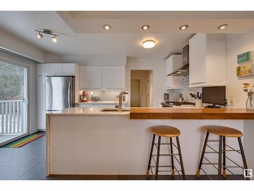 8936 143 St Nw, Edmonton, AB - Indoor Photo Showing Kitchen With Upgraded Kitchen