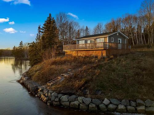 44 Old Black River Road, Dundee, NS 