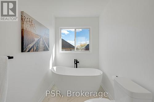 17 Ronan Crescent, Vaughan, ON - Indoor Photo Showing Bathroom