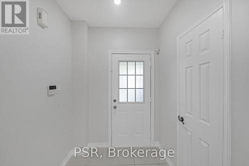 17 Ronan Crescent, Vaughan, ON - Indoor Photo Showing Other Room