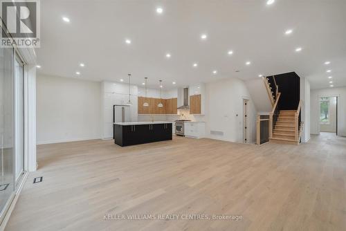 24 Market Street, Georgina, ON - Indoor Photo Showing Kitchen