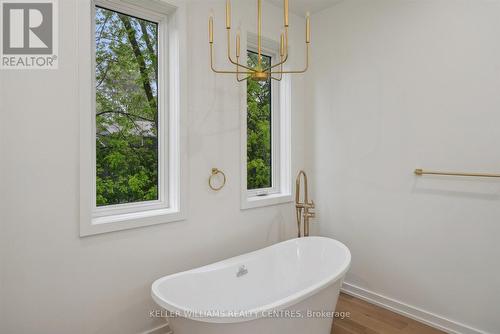 24 Market Street, Georgina, ON - Indoor Photo Showing Bathroom