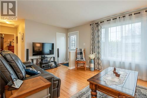 141 Second Avenue, Moncton, NB - Indoor Photo Showing Living Room