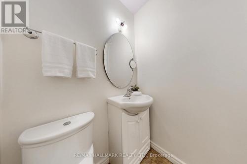 690 Adelaide Avenue E, Oshawa, ON - Indoor Photo Showing Bathroom