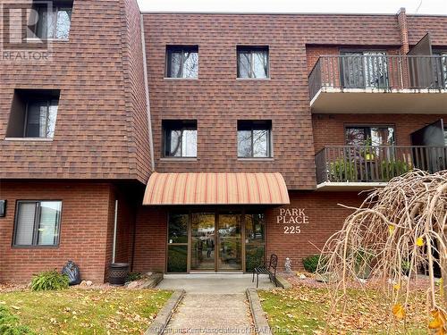 225 Campus Parkway Unit# 303, Chatham, ON - Outdoor With Balcony With Exterior