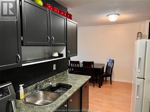 225 Campus Parkway Unit# 303, Chatham, ON - Indoor Photo Showing Kitchen