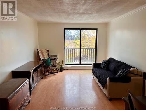 225 Campus Parkway Unit# 303, Chatham, ON - Indoor Photo Showing Living Room