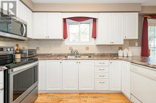 186 Hanmer Street W, Barrie, ON - Indoor Photo Showing Kitchen With Double Sink