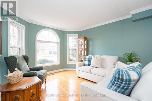 186 Hanmer Street W, Barrie, ON - Indoor Photo Showing Living Room