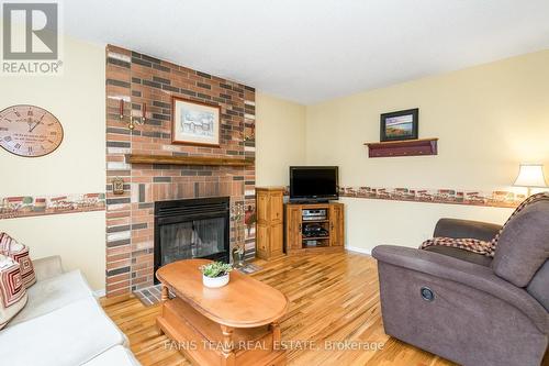 186 Hanmer Street W, Barrie, ON - Indoor Photo Showing Living Room With Fireplace