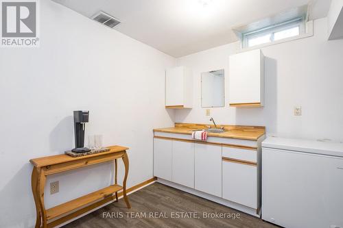 186 Hanmer Street W, Barrie, ON - Indoor Photo Showing Laundry Room