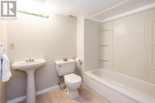 186 Hanmer Street W, Barrie, ON - Indoor Photo Showing Bathroom